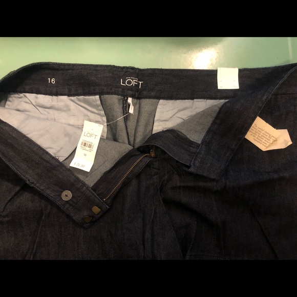 NWT LOFT 4” Inseam Denim Shorts - Picture 6 of 6